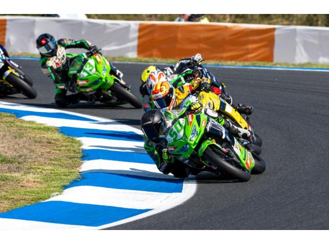 Kawasaki remporte le titre final des constructeurs WorldSSP300
